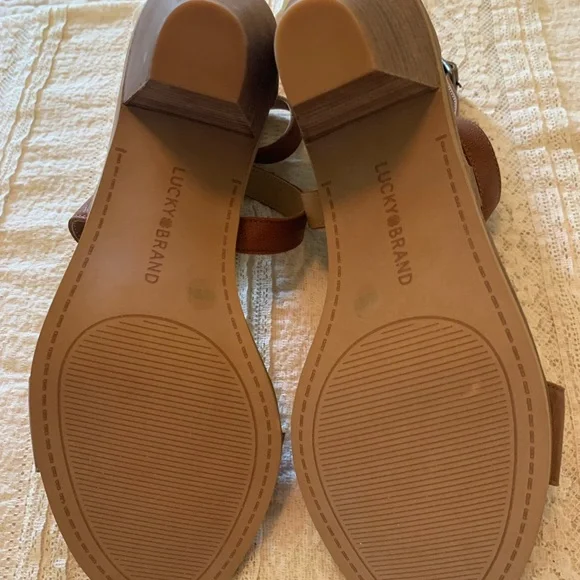 LUCKY BRAND sandals - Picture 4 of 7
